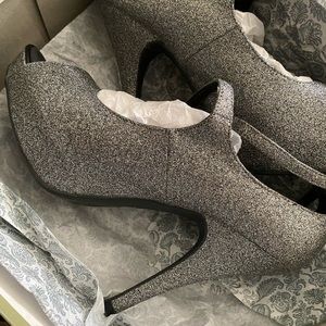 Limelight Pewter Heels...Sparkly